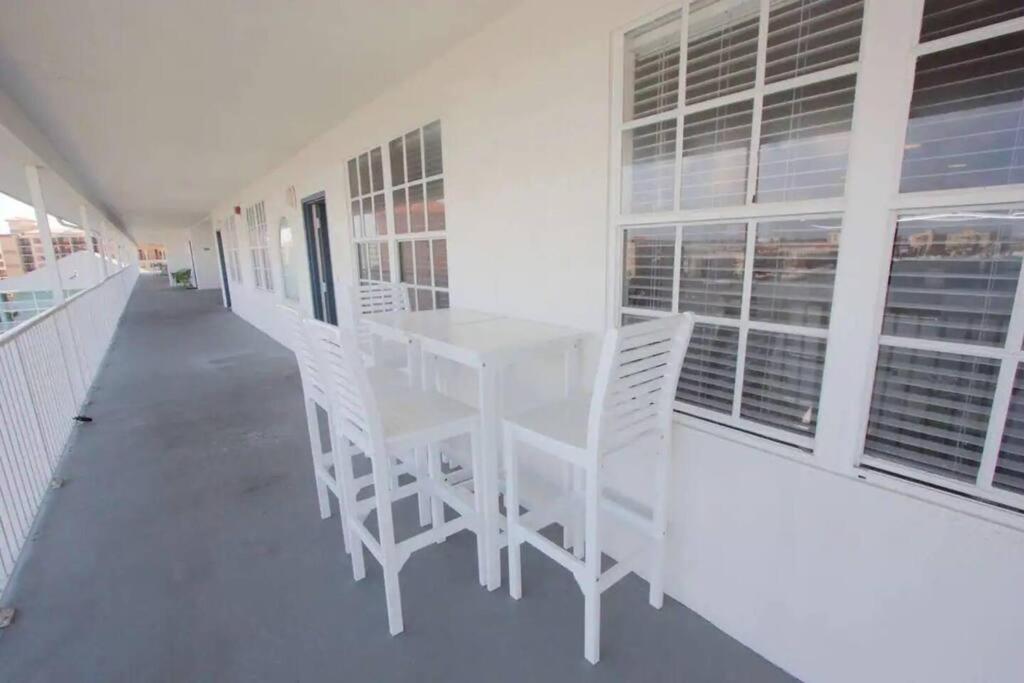 Location! Coastal Charm I 5 Min Walk To Beach, Shops & Rest Clearwater Beach Exterior foto